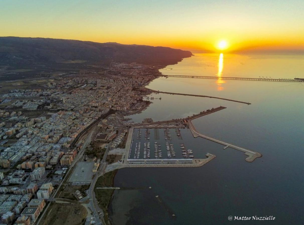 Marina Del Gargano Houseboat Hotel Manfredonia Eksteriør billede