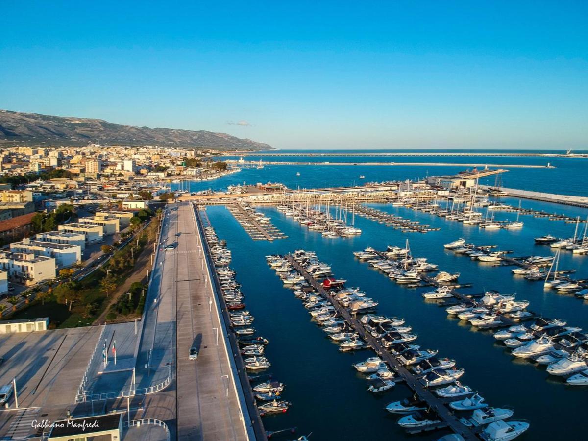 Marina Del Gargano Houseboat Hotel Manfredonia Eksteriør billede