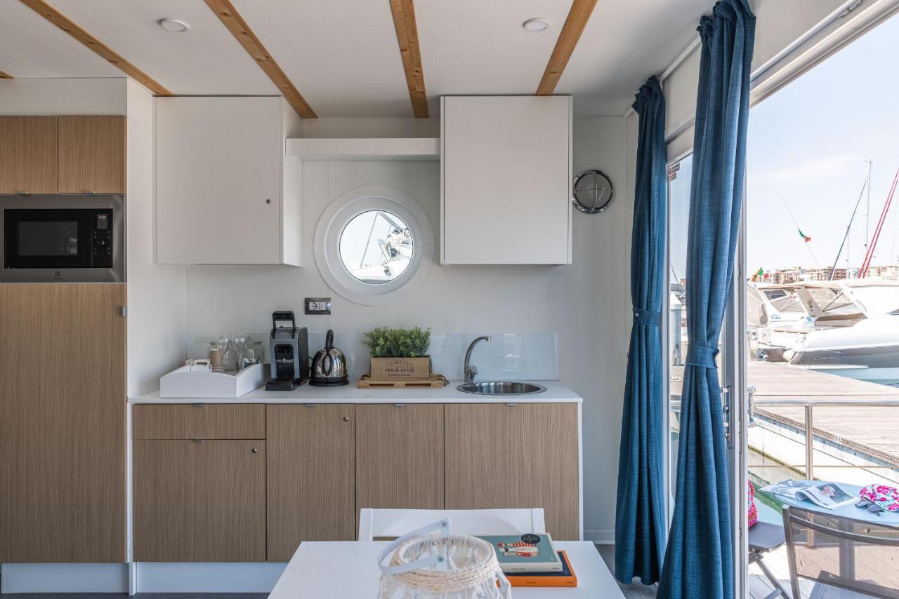 Marina Del Gargano Houseboat Hotel Manfredonia Eksteriør billede