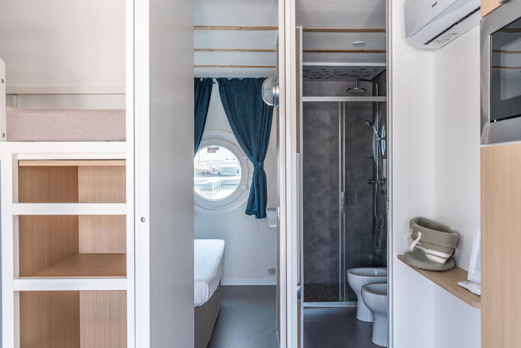 Marina Del Gargano Houseboat Hotel Manfredonia Eksteriør billede