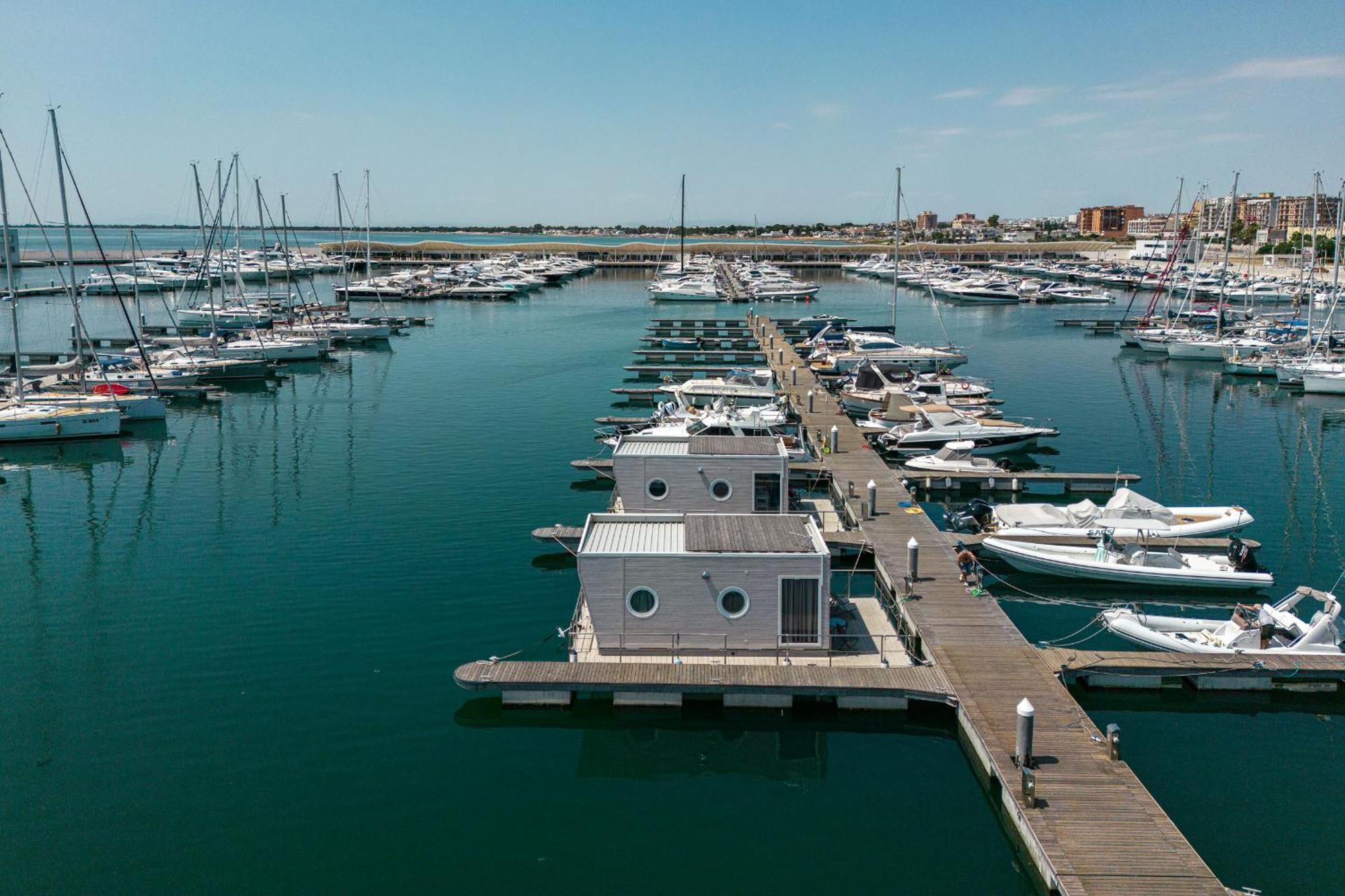 Marina Del Gargano Houseboat Hotel Manfredonia Eksteriør billede