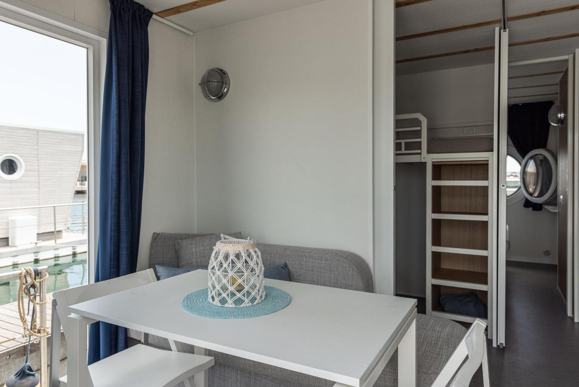 Marina Del Gargano Houseboat Hotel Manfredonia Eksteriør billede