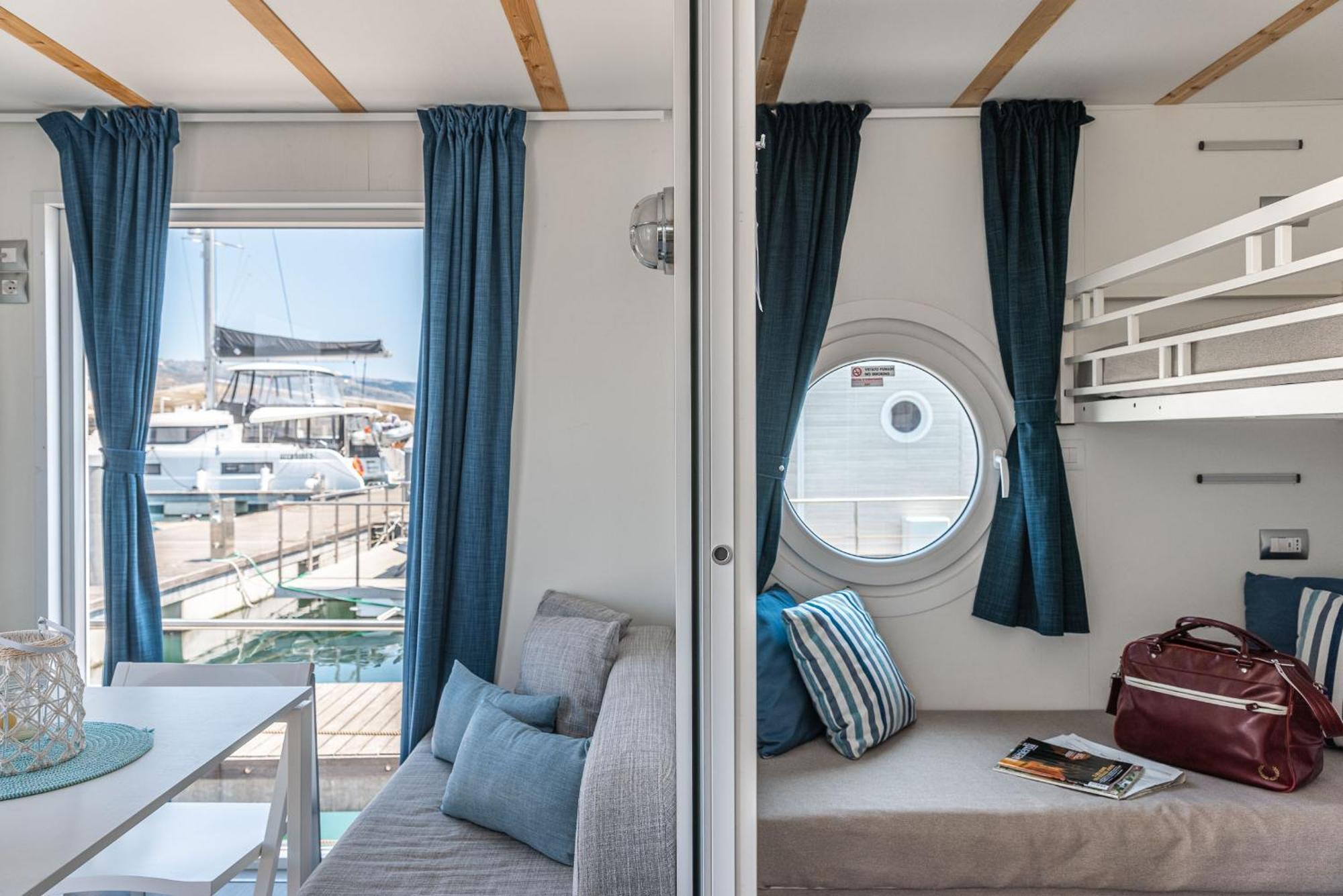 Marina Del Gargano Houseboat Hotel Manfredonia Eksteriør billede