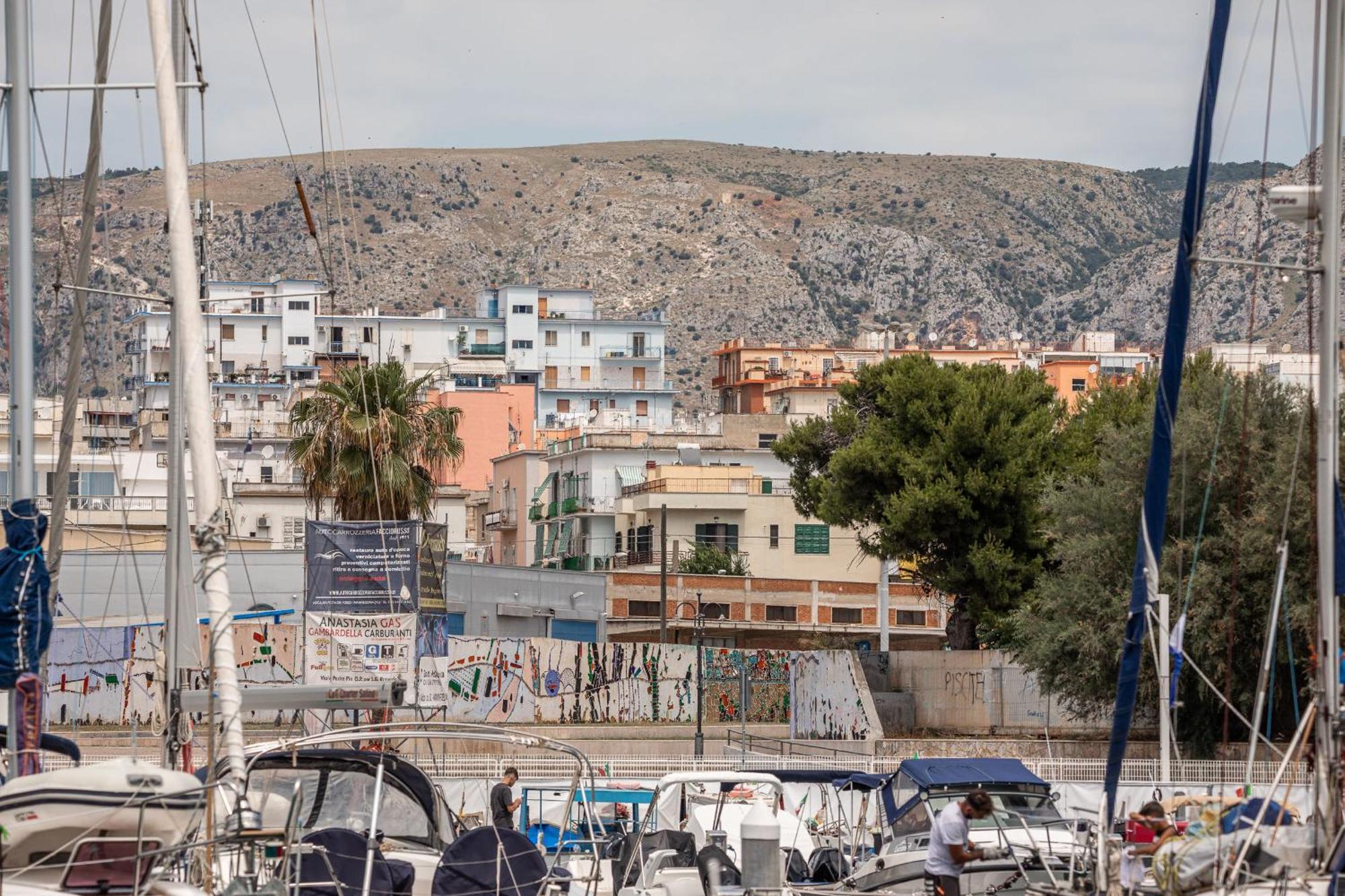 Marina Del Gargano Houseboat Hotel Manfredonia Eksteriør billede